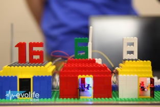 英特尔大连芯片厂创新开放日 从硅片到软件，一场创意与技术交融的盛宴